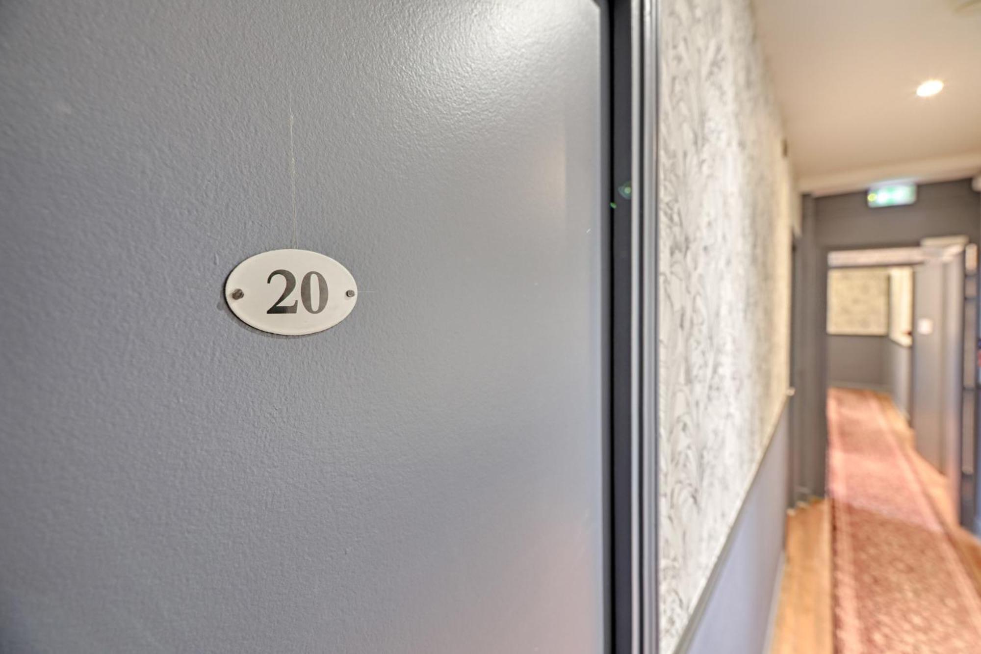Le Florus Hotel Montrouge Exterior photo